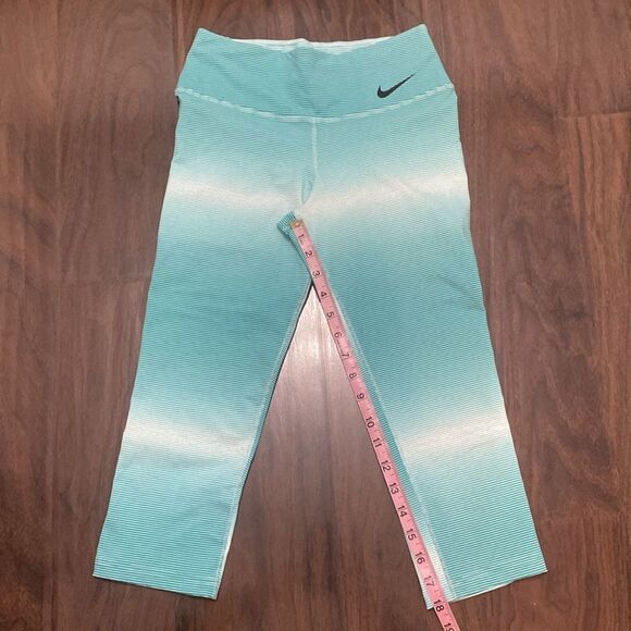 Nike Dri Fit crop legging green/white striped - Picture 3 of 6